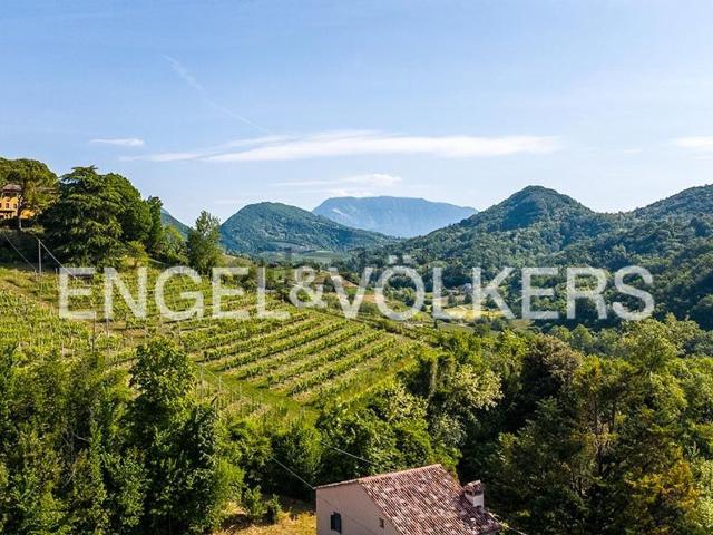 Rustico in vendita a Tarzo, Veneto