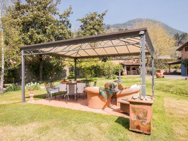 Rustico in vendita a Tonfano, Toscana
