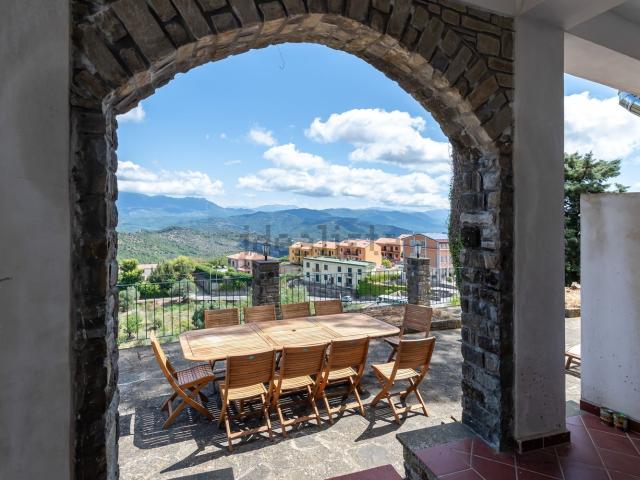 Rustico in vendita a Lustra, Campania