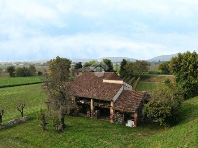 Rustico in vendita a Breganze, Veneto