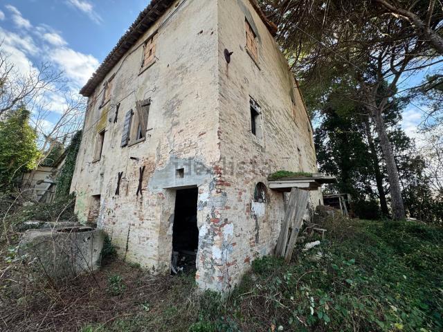 Rustico in vendita a Calcinari, Pesaro