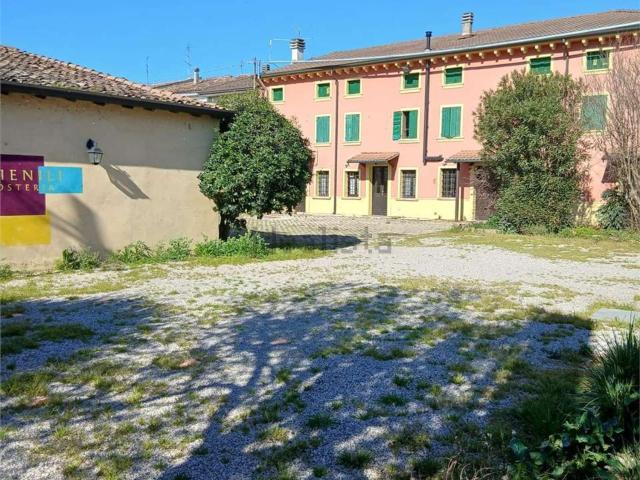 Rustico in vendita a Roverbella, Lombardia