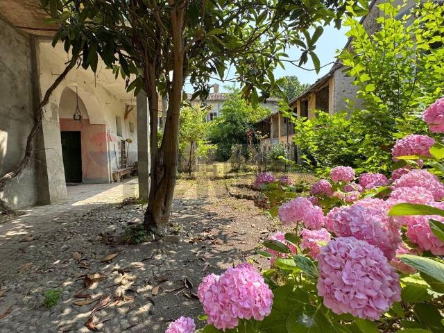 Rustico in vendita a Rivanazzano, Lombardia
