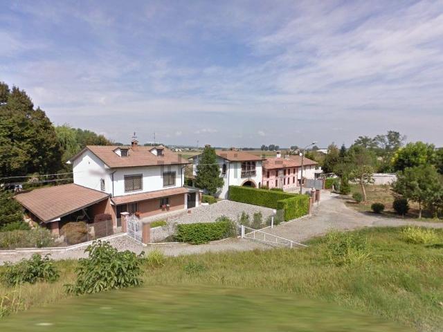 Rustico in vendita a Pieve Porto Morone, Lombardia
