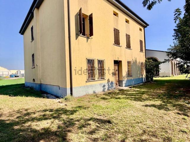 Rustico in vendita a Quistello, Mantova