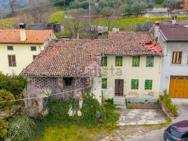 Rustico in vendita a Roncà, Veneto