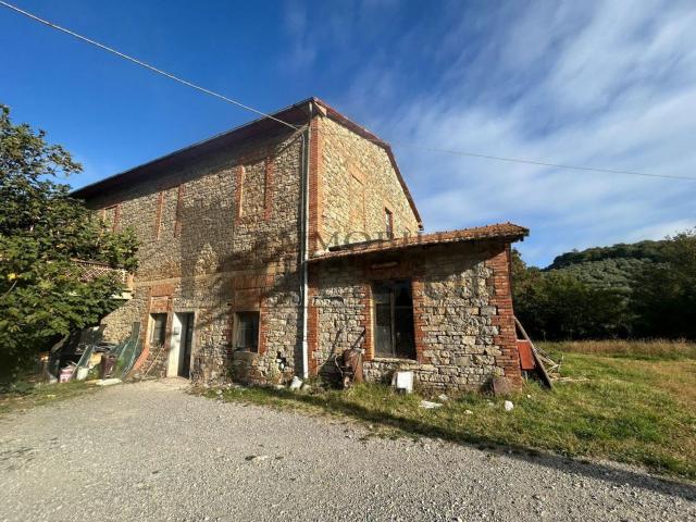 Rustico in vendita a Sant'Arcangelo, Magione