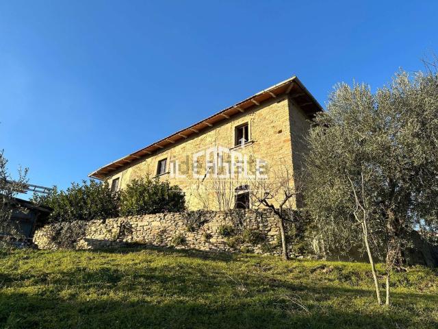 Rustico in vendita a Vicchio, Toscana
