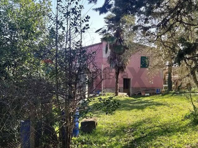 Rustico in vendita a Larderello, Toscana