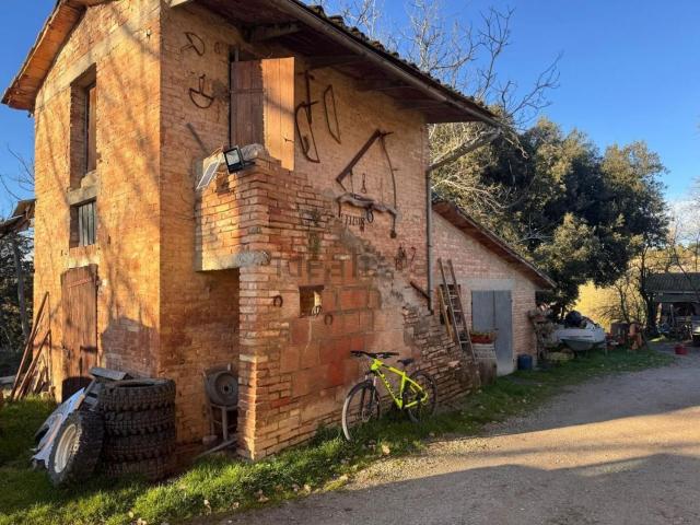 Rustico in vendita a Siena, Toscana