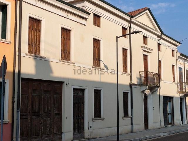 Rustico in vendita a Roverchiara, Veneto