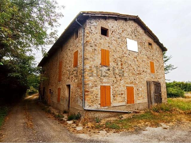Rustico in vendita a Unione di comuni Terre di Castelli, Savignano Sul Panaro