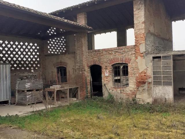 Rustico in vendita a Crespiatica, Lombardia