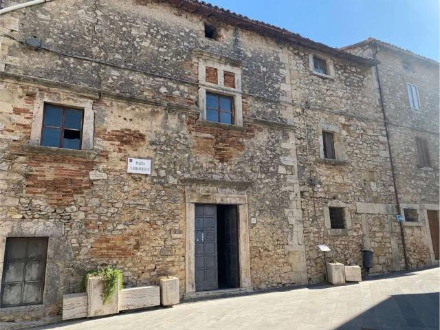 Rustico in vendita a Ponte, Baschi