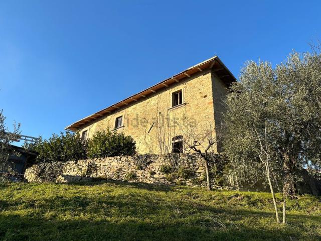 Rustico in vendita a Santa Maria a Vezzano, Vicchio