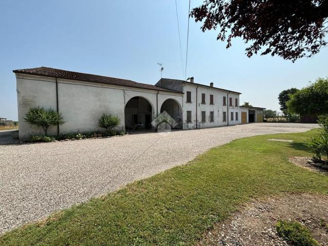 Rustico in vendita a Torre, Goito