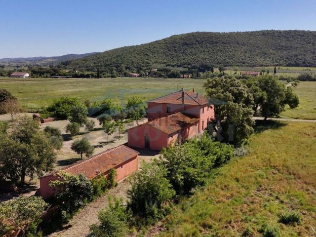 Rustico in vendita a Magliano In Toscana, Toscana
