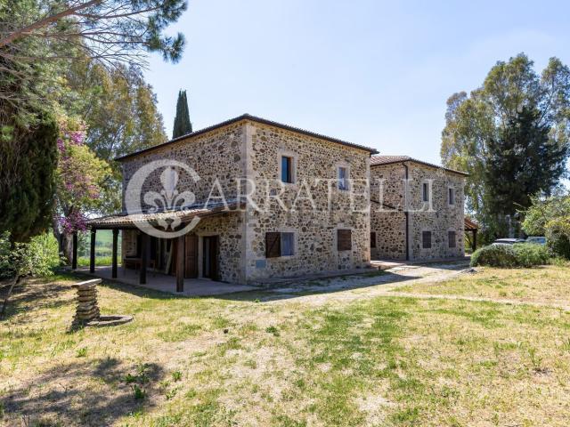 Rustico in vendita a Unione di Comuni Montani Colline del Fiora, Manciano