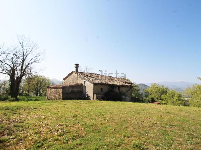 Rustico in vendita a Fermignano, Pesaro e Urbino