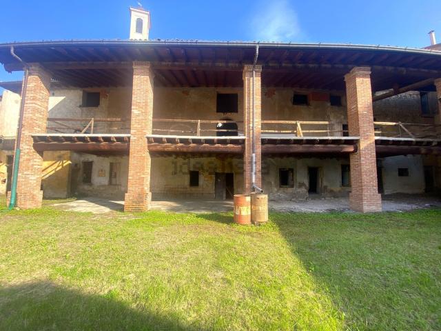 Rustico in vendita a Adro, Lombardia
