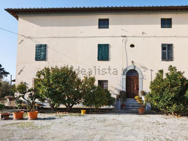 Rustico in vendita a Collesalvetti, Livorno