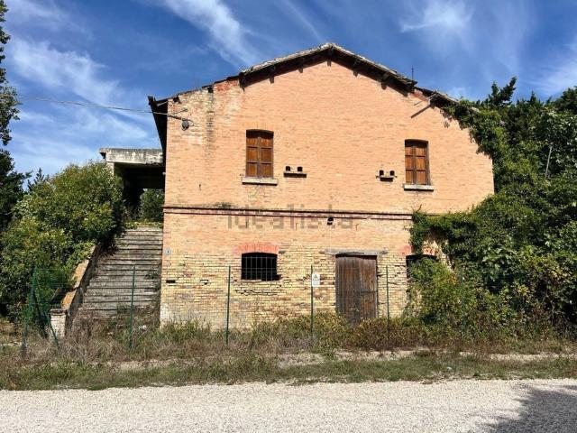 Rustico in vendita a Martinsicuro, Teramo