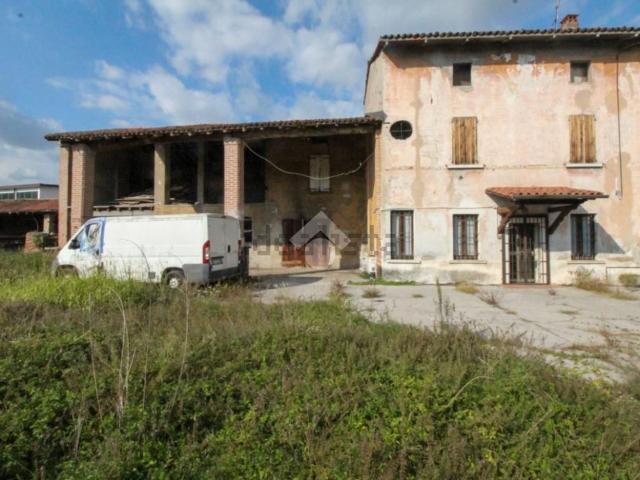 Rustico in vendita a Ghedi, Lombardia