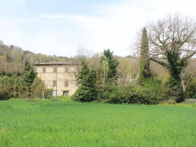 Rustico in vendita a Vallefoglia, Marche