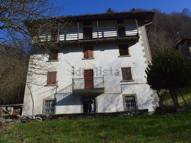 Rustico in vendita a Comunità Montana della Valle Brembana, San Giovanni Bianco