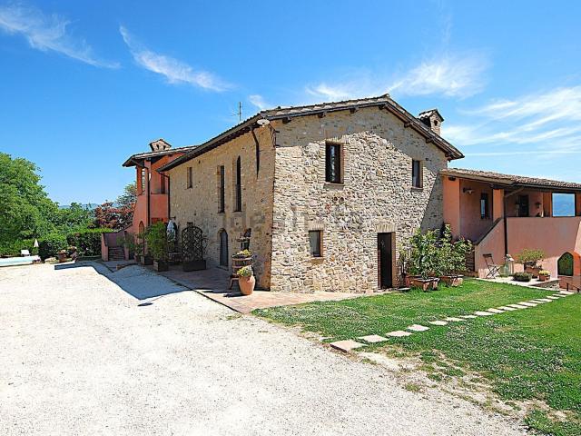 Rustico in vendita a Castel Ritaldi, Umbria