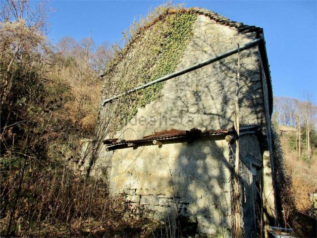 Rustico in vendita a Comunità Montana della Valle Brembana, Blello