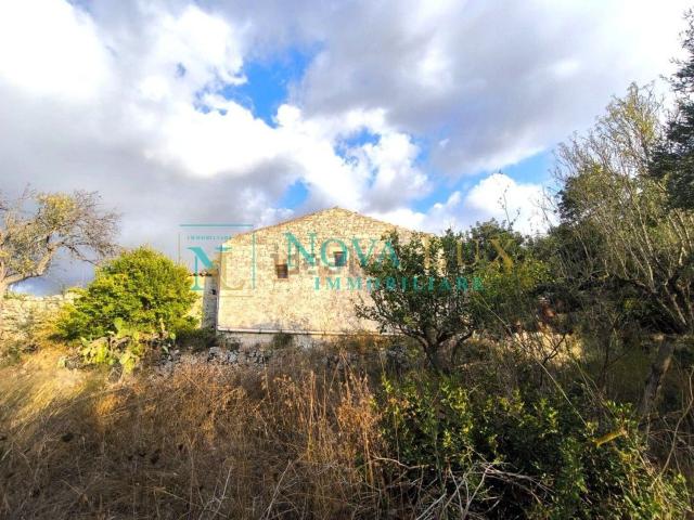 Rustico in vendita a Cava D'aliga, Sicilia