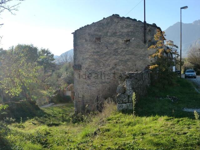 Rustico in vendita a Rocchetta A Volturno, Molise