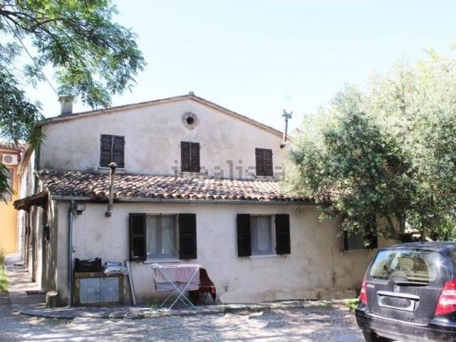Rustico in vendita a Ospedaletto, Marche