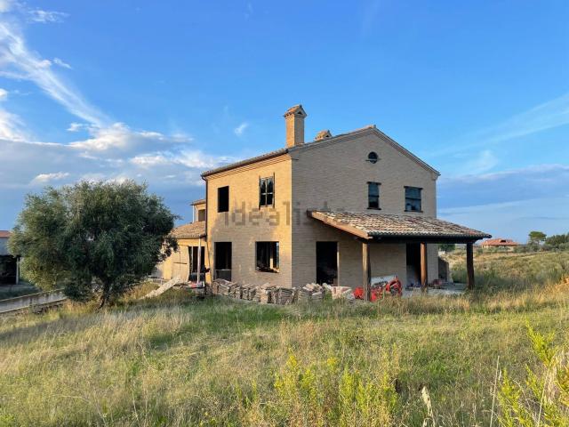 Rustico in vendita a Marano, Cupra Marittima