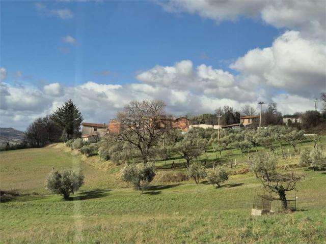Rustico in vendita a Gualdo Tadino, Umbria