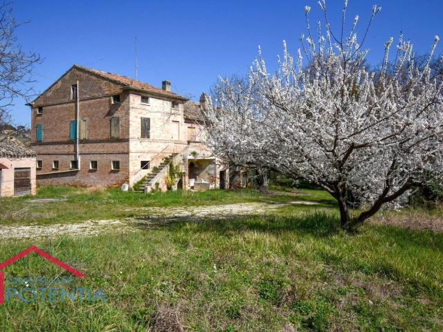 Rustico in vendita a Contrada Tergi, Marche
