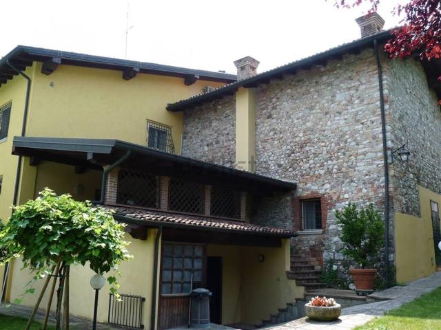 Rustico in vendita a Lonato, Lombardia