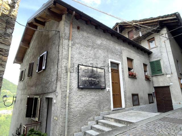 Rustico in vendita a Bema, Lombardia