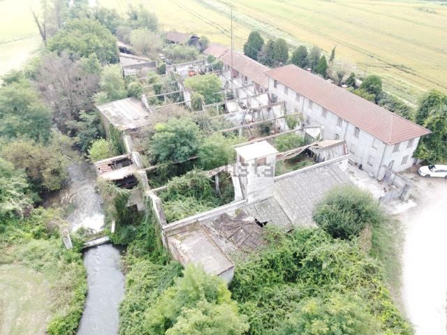 Rustico in vendita a Cascina Sforzesca, Vigevano