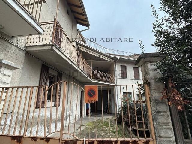 Rustico in vendita a Origgio, Lombardia