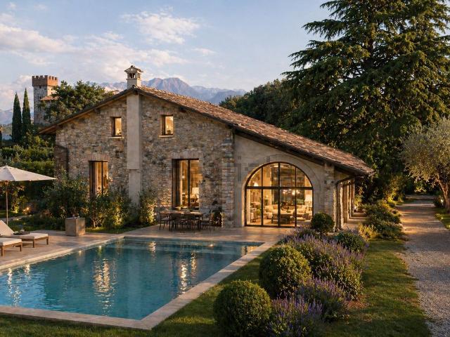 Rustico in vendita a Desenzano Del Garda, Lombardia