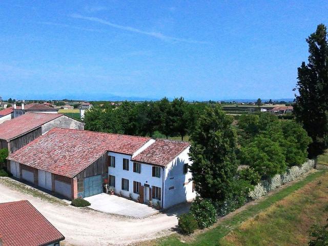 Rustico in vendita a Bevilacqua, Veneto
