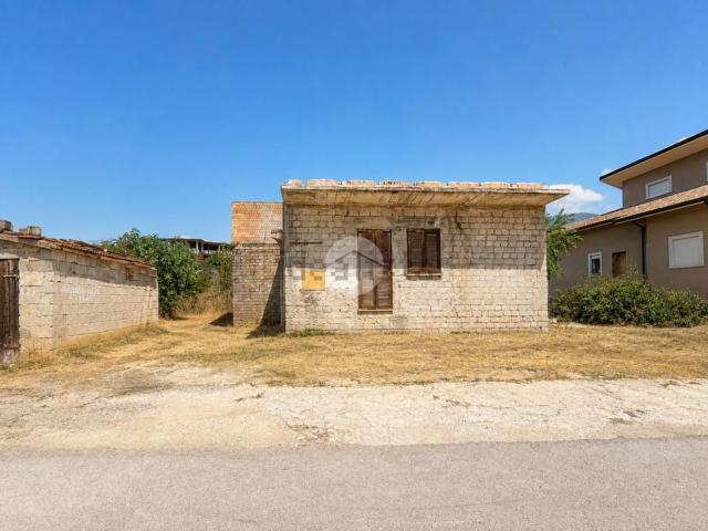 Rustico in vendita a Avezzano, Abruzzo