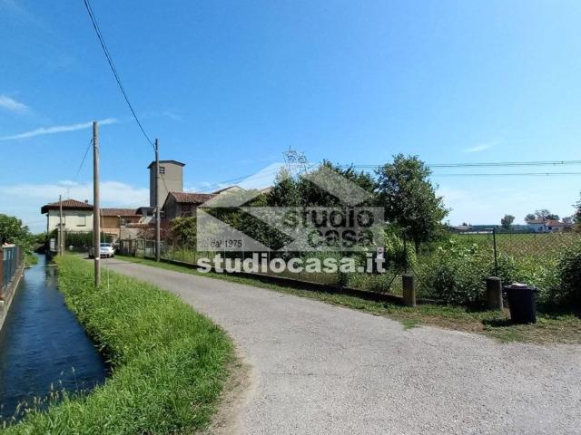 Rustico in vendita a Dovera, Lombardia