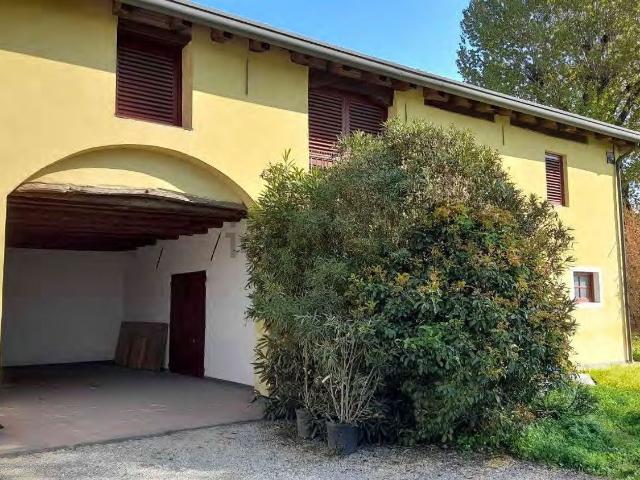 Rustico in vendita a Rovarè, San Biagio di Callalta
