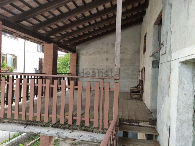 Rustico in vendita a Povoletto, Friuli-Venezia Giulia