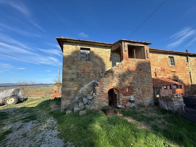 Rustico in vendita a Marciano Della Chiana, Toscana