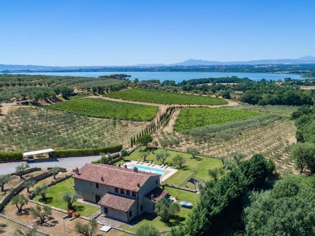 Rustico in vendita a Tuoro Sul Trasimeno, Umbria