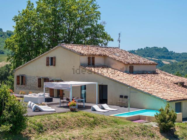 Rustico in vendita a Vallefoglia, Marche